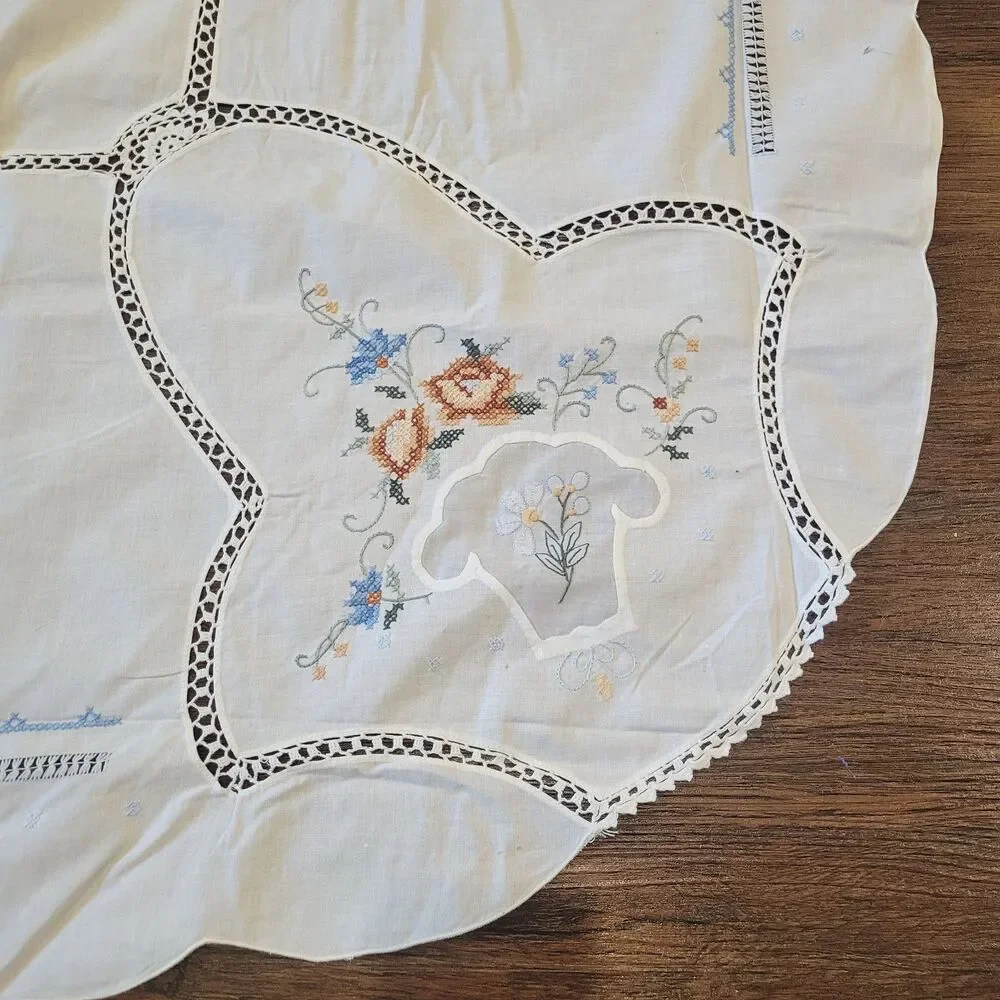 Vtg LG Tablecloth 12 Napkin Set Cross Stitched Needlepoint Cotton White Floral
